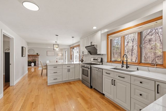 933 Liberty Square Rd, Boxborough, MA 01719