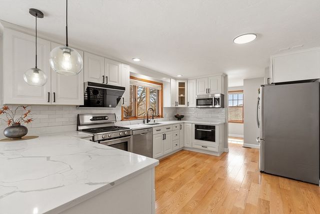 933 Liberty Square Rd, Boxborough, MA 01719