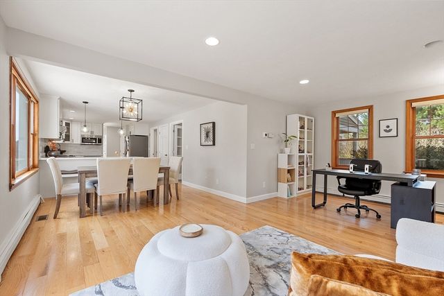 933 Liberty Square Rd, Boxborough, MA 01719