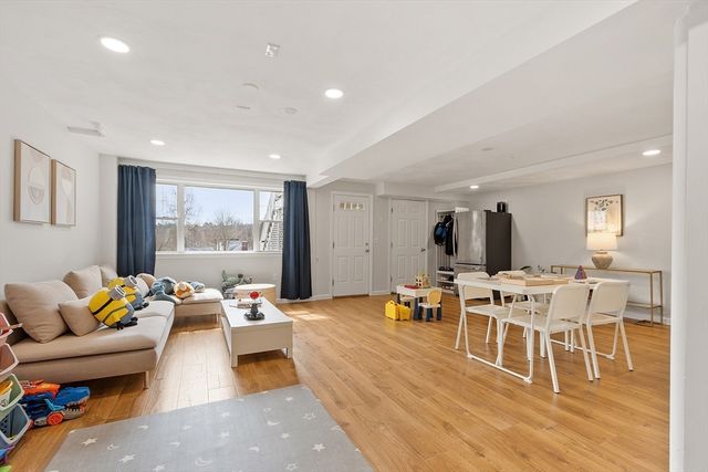 933 Liberty Square Rd, Boxborough, MA 01719