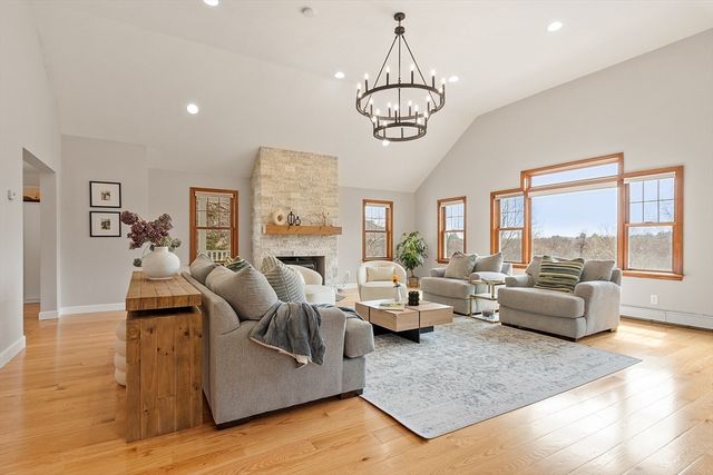 933 Liberty Square Rd, Boxborough, MA 01719