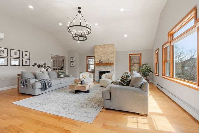933 Liberty Square Rd, Boxborough, MA 01719