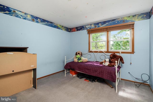11 WOLFPACK RD, Hamilton, NJ 08619