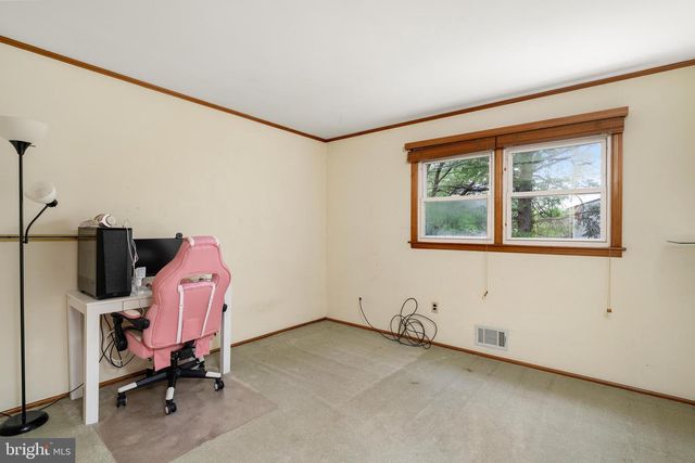 11 WOLFPACK RD, Hamilton, NJ 08619