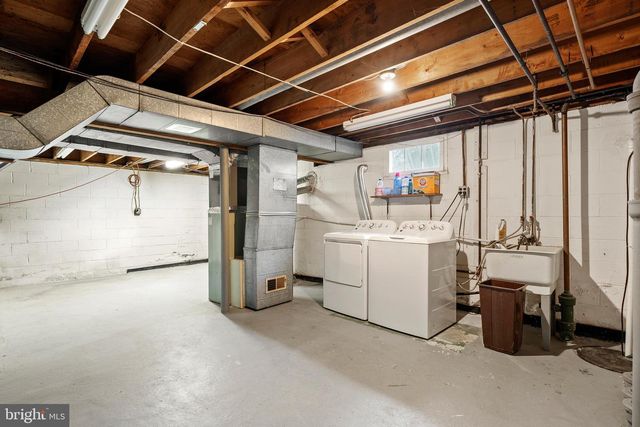 11 WOLFPACK RD, Hamilton, NJ 08619