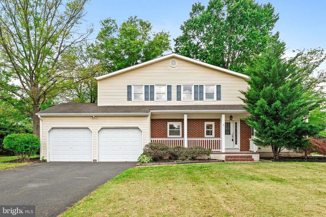 11 WOLFPACK RD, Hamilton, NJ 08619