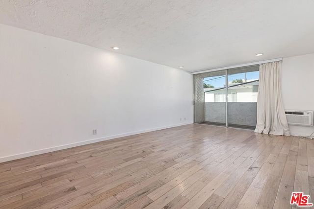 11645 Montana Avenue 223, Los Angeles, CA 90049