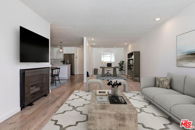 11645 Montana Avenue 223, Los Angeles, CA 90049