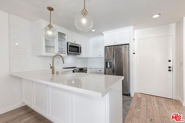 11645 Montana Avenue 223, Los Angeles, CA 90049