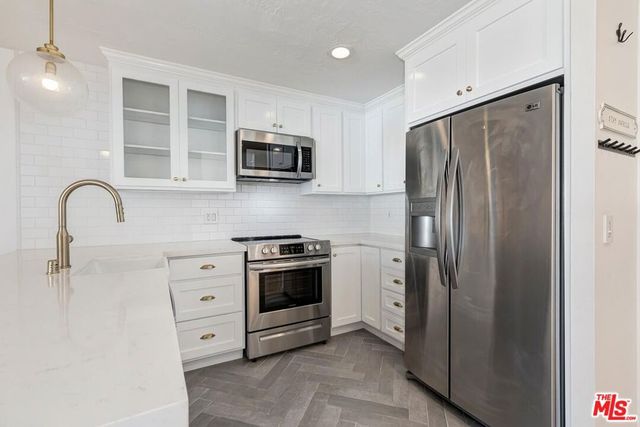 11645 Montana Avenue 223, Los Angeles, CA 90049