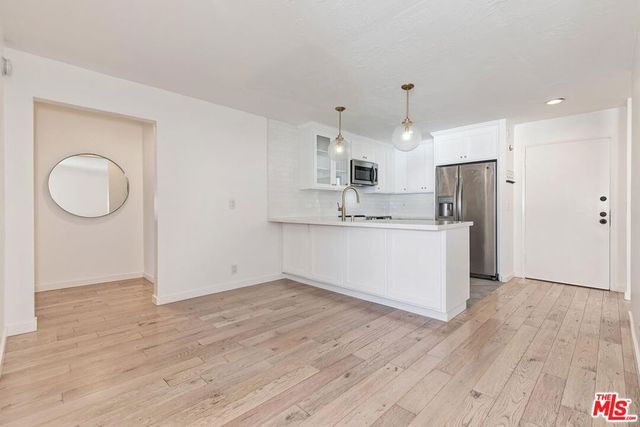 11645 Montana Avenue 223, Los Angeles, CA 90049