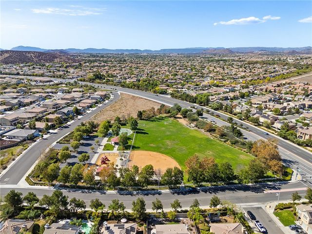34510 Coconut Circle, Winchester, CA 92596