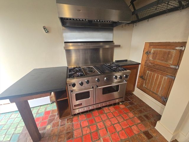 21 Mountain Avenue, Somerville, MA 02144