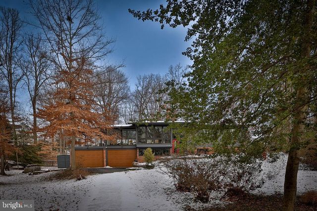 8518 FOREST ST, Annandale, VA 22003