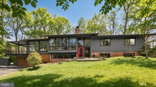 8518 FOREST ST, Annandale, VA 22003