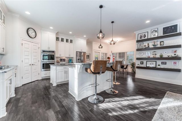 2897 N Chapel View Drive, Fayetteville, AR 72703