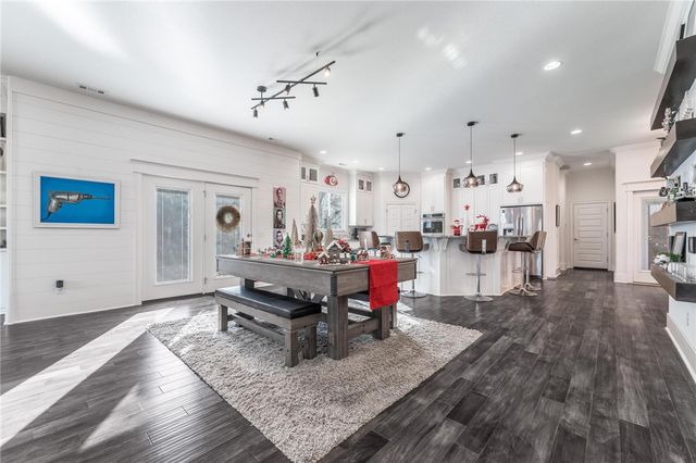 2897 N Chapel View Drive, Fayetteville, AR 72703