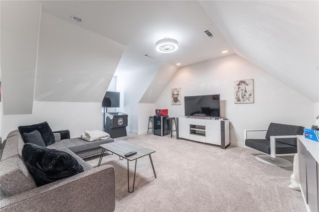 2897 N Chapel View Drive, Fayetteville, AR 72703