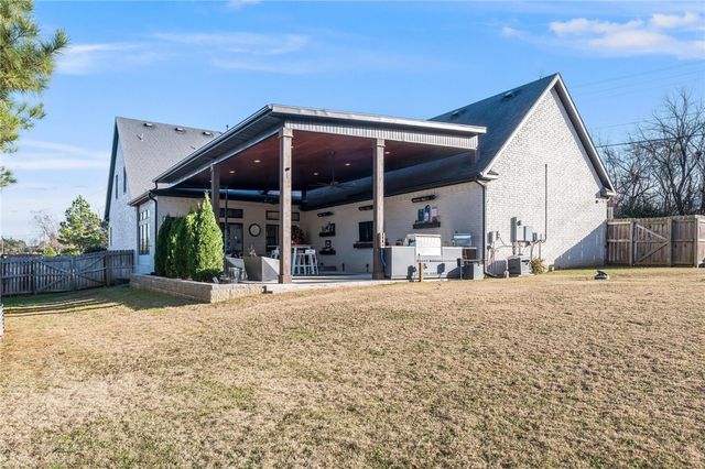 2897 N Chapel View Drive, Fayetteville, AR 72703