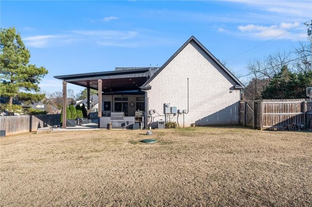 2897 N Chapel View Drive, Fayetteville, AR 72703