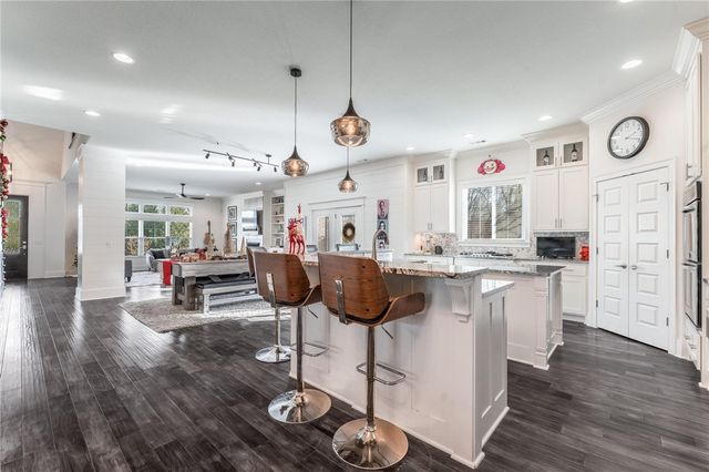 2897 N Chapel View Drive, Fayetteville, AR 72703