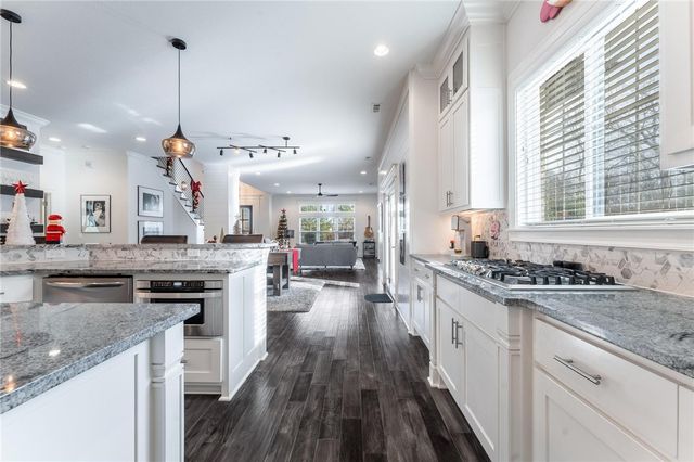 2897 N Chapel View Drive, Fayetteville, AR 72703