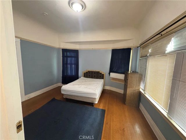 2713 S La Salle, Los Angeles, CA 90018
