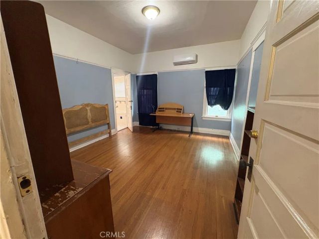 2713 S La Salle, Los Angeles, CA 90018