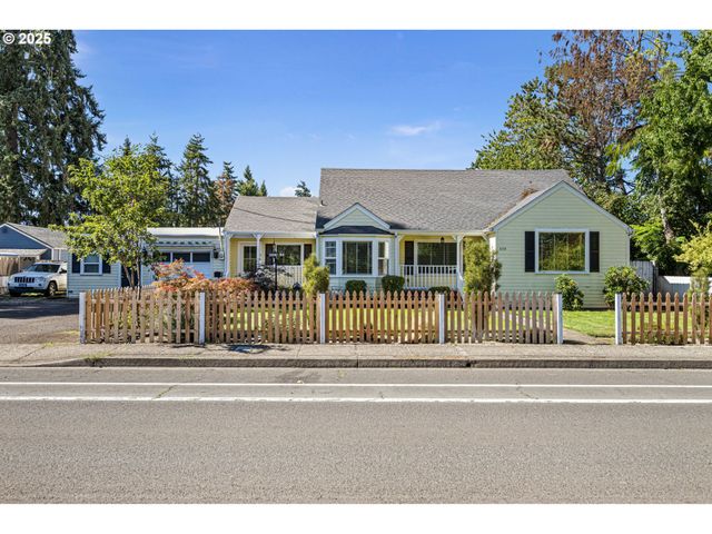 1115 S 6TH St, Cottage Grove, OR 97424