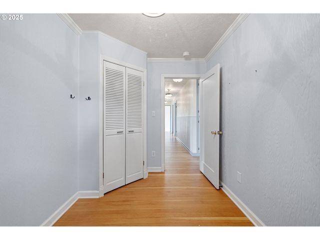 1115 S 6TH St, Cottage Grove, OR 97424