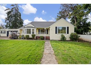 1115 S 6TH St, Cottage Grove, OR 97424