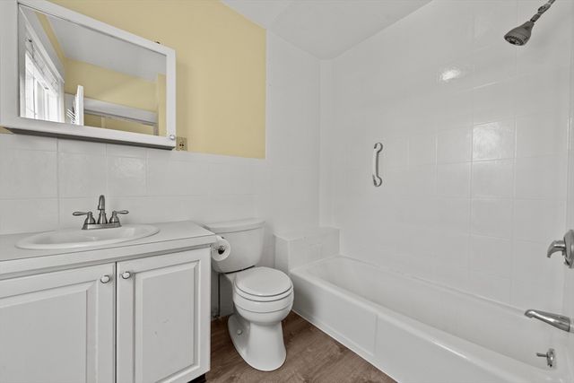 25 Franklin St, Woburn, MA 01801