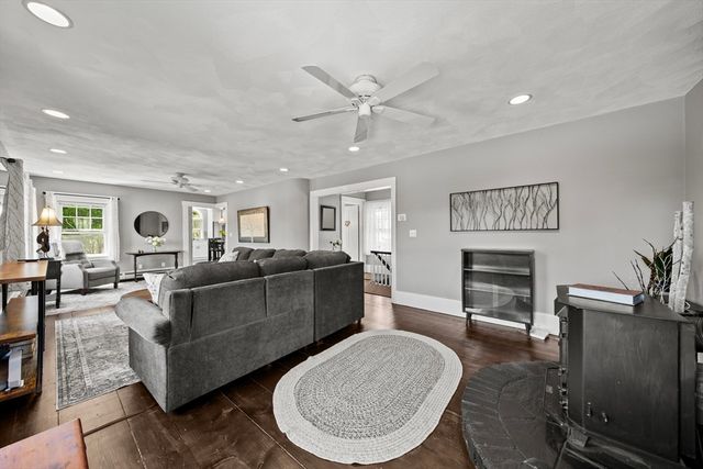 25 Franklin St, Woburn, MA 01801