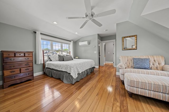 25 Franklin St, Woburn, MA 01801