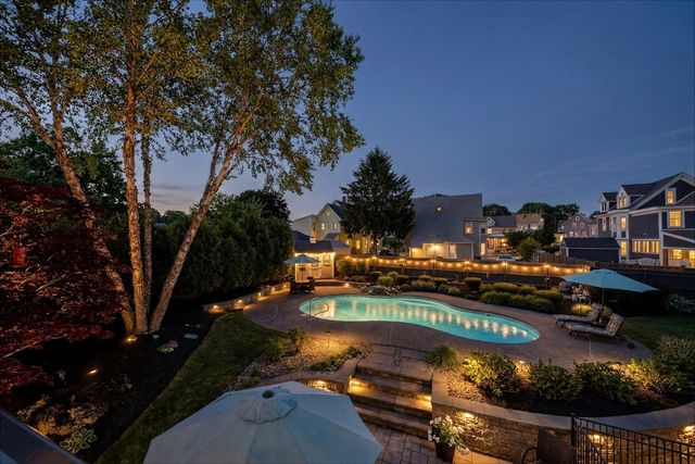 25 Franklin St, Woburn, MA 01801