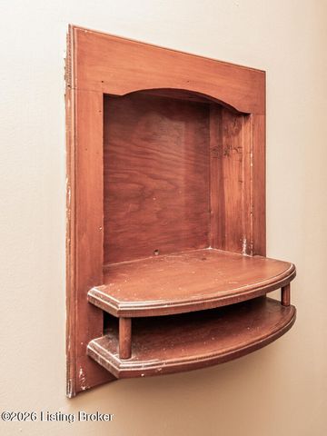 2613 Alva Dr, Louisville, KY 40216