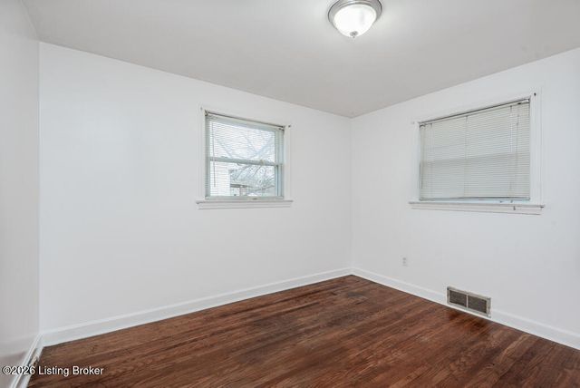 2613 Alva Dr, Louisville, KY 40216