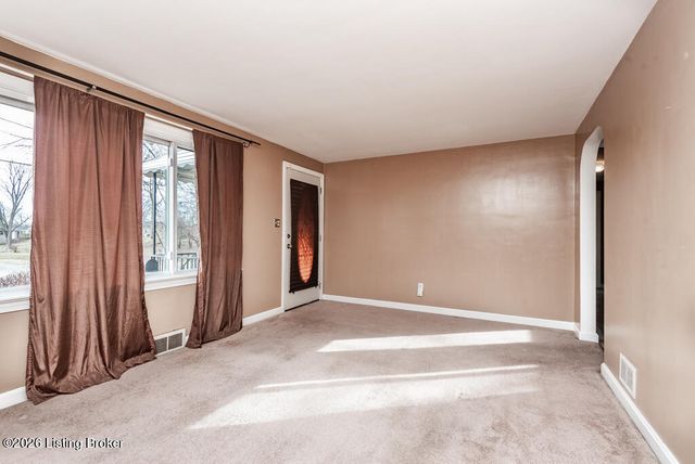 2613 Alva Dr, Louisville, KY 40216