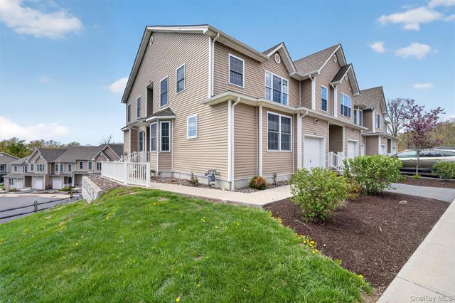 35 Pinto Road E, Middletown, NY 10941