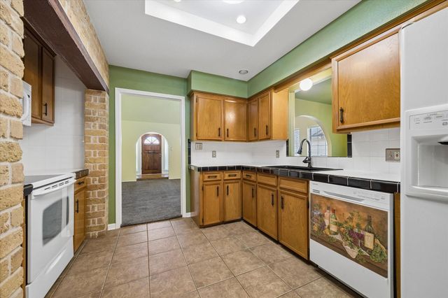 1014 El Dorado Boulevard, Houston, TX 77062