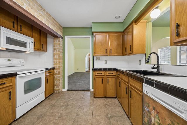 1014 El Dorado Boulevard, Houston, TX 77062