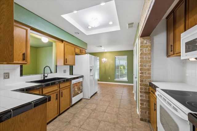 1014 El Dorado Boulevard, Houston, TX 77062