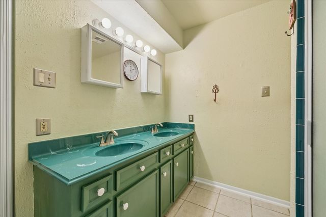 1014 El Dorado Boulevard, Houston, TX 77062