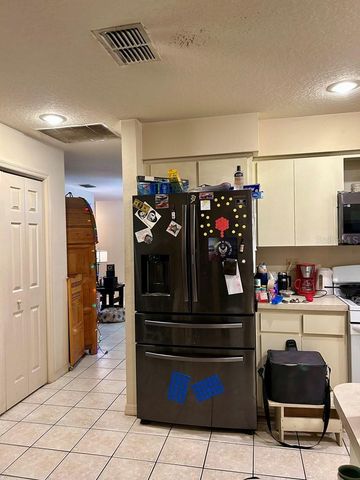 8341 W OAK STREET, Crystal River, FL 34428