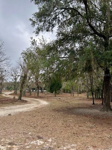 8341 W OAK STREET, Crystal River, FL 34428