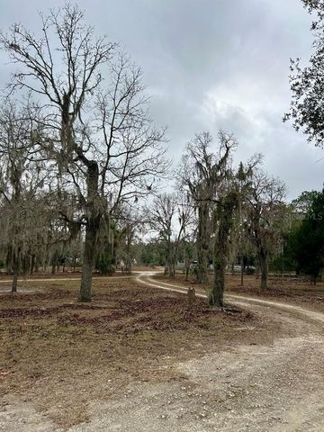 8341 W OAK STREET, Crystal River, FL 34428