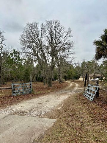 8341 W OAK STREET, Crystal River, FL 34428