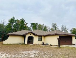 8341 W OAK STREET, Crystal River, FL 34428