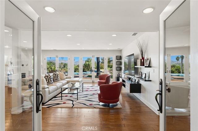 23365 Calvert Street, Woodland Hills, CA 91367