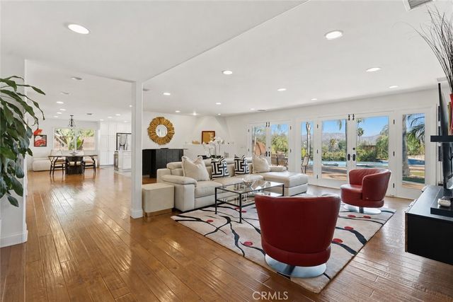 23365 Calvert Street, Woodland Hills, CA 91367